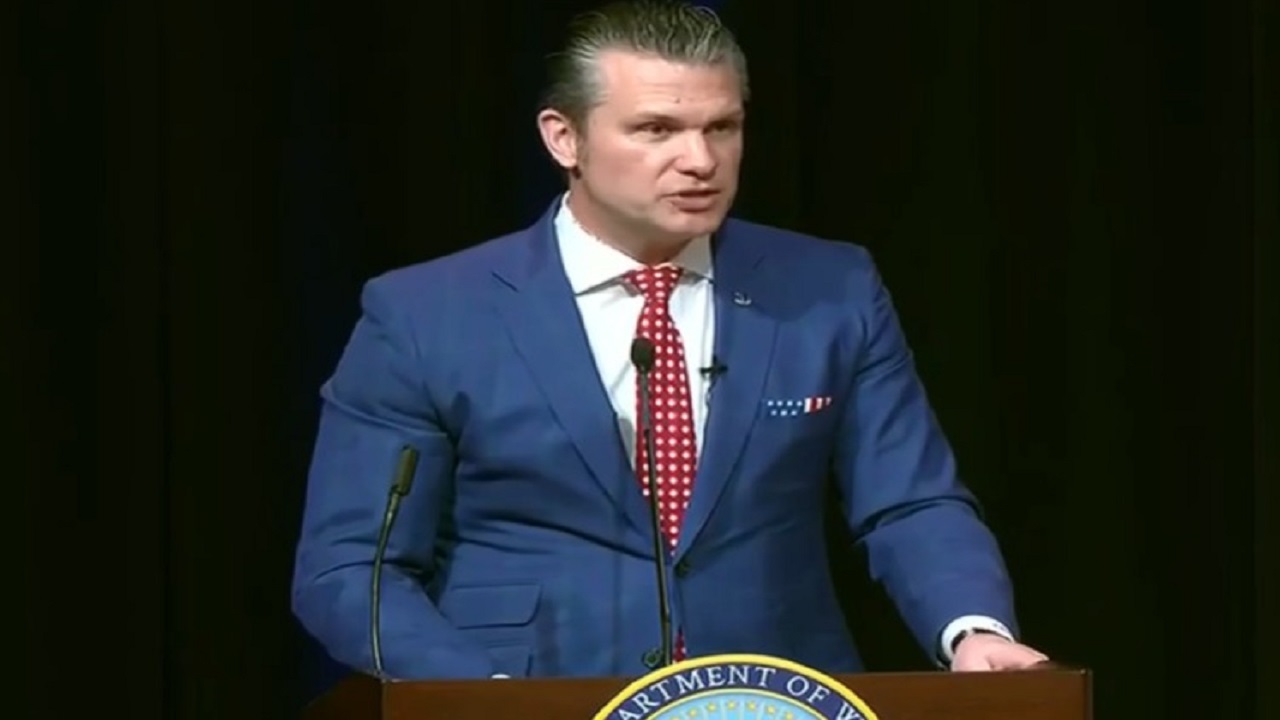 US-Iran War: ইরান চুক্তিতে রাজি না হলে যুদ্ধ পুনরায় শুরুর হুমকি মার্কিন প্রতিরক্ষামন্ত্রীর